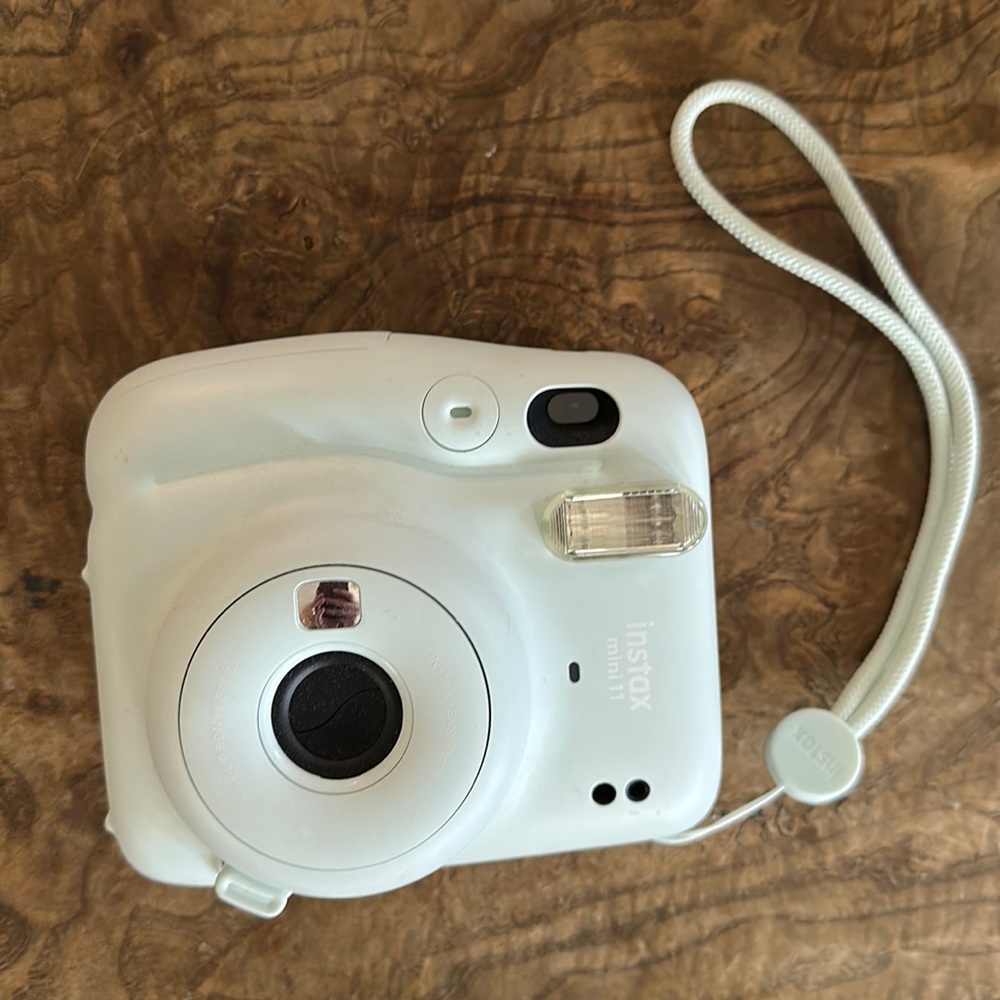 Fujifilm Instax Mini 11 Instant Camera